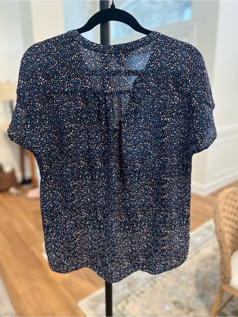✨ Bundle of 4 Medium Blouses | Loft + Ann Taylor + Banana Republic | EUC ✨ - Picture 9 of 14